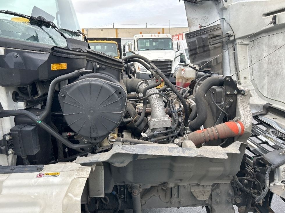 Medium Duty Box Truck-Light and Medium Duty Trucks-Hino-2017-268-West Sacramento-CA-61,310\n\t\tmiles-$ 51,250 - Image 23