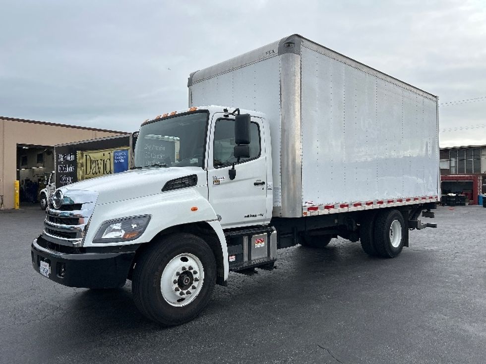 Medium Duty Box Truck-Light and Medium Duty Trucks-Hino-2017-268-West Sacramento-CA-61,310\n\t\tmiles-$ 51,250 - Image 3