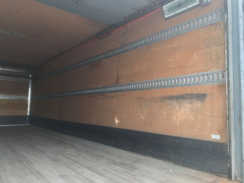 Medium Duty Box Truck-Light and Medium Duty Trucks-Hino-2017-338-Brooklyn Park-MN-87,218\n\t\tmiles-$ 38,500 - Image 12