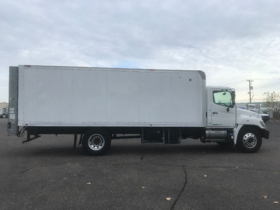 Medium Duty Box Truck-Light and Medium Duty Trucks-Hino-2017-338-Brooklyn Park-MN-87,218\n\t\tmiles-$ 38,500 - Image 19