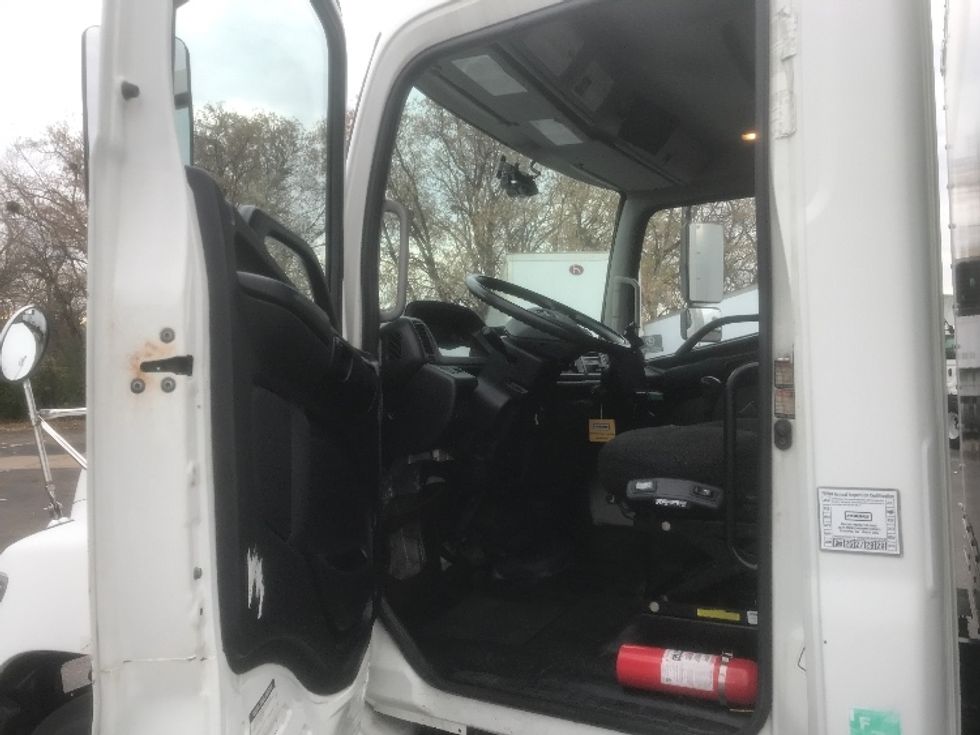 Medium Duty Box Truck-Light and Medium Duty Trucks-Hino-2017-338-Brooklyn Park-MN-87,218\n\t\tmiles-$ 38,500 - Image 20