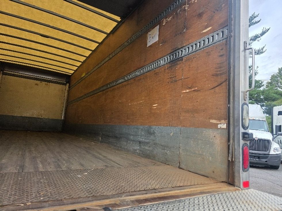 Medium Duty Box Truck-Light and Medium Duty Trucks-Hino-2017-338-Cranbury-NJ-322,720\n\t\tmiles-$ 23,250 - Image 12