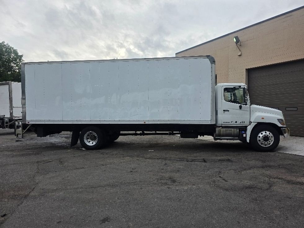 Medium Duty Box Truck-Light and Medium Duty Trucks-Hino-2017-338-Cranbury-NJ-322,720\n\t\tmiles-$ 23,250 - Image 15
