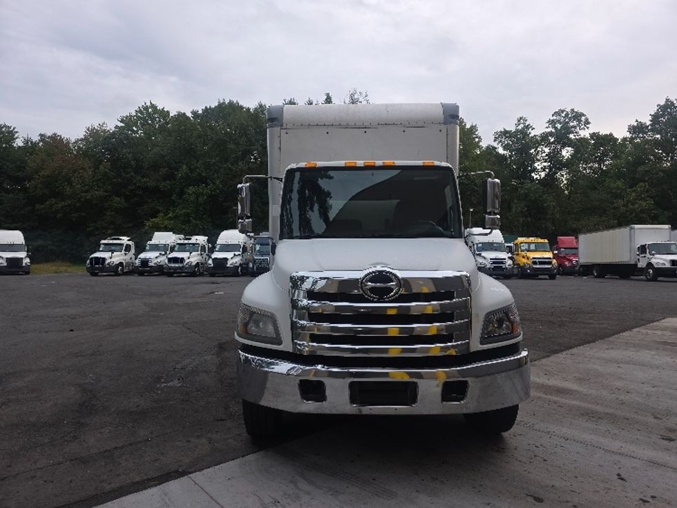 Medium Duty Box Truck-Light and Medium Duty Trucks-Hino-2017-338-Cranbury-NJ-322,720\n\t\tmiles-$ 23,250 - Image 2