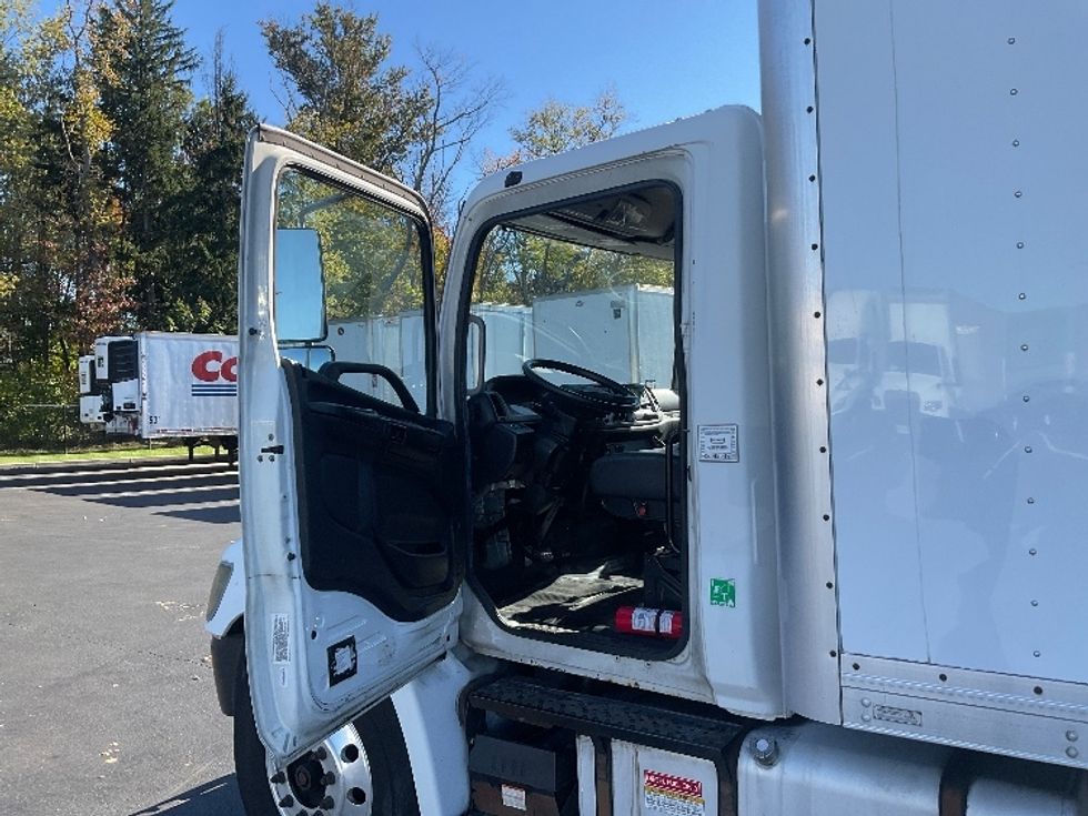 Medium Duty Box Truck-Light and Medium Duty Trucks-Hino-2017-338-Dayton-NJ-258,588\n\t\tmiles-$ 30,000 - Image 16
