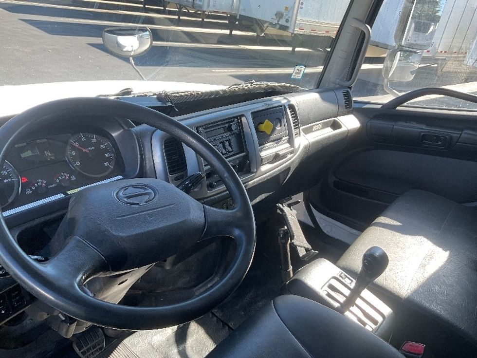 Medium Duty Box Truck-Light and Medium Duty Trucks-Hino-2017-338-Dayton-NJ-258,588\n\t\tmiles-$ 30,000 - Image 17