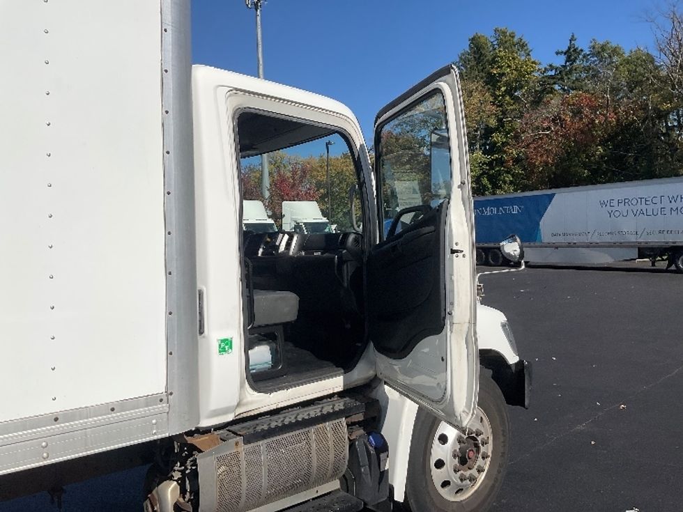 Medium Duty Box Truck-Light and Medium Duty Trucks-Hino-2017-338-Dayton-NJ-258,588\n\t\tmiles-$ 30,000 - Image 20