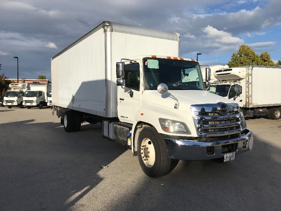 Medium Duty Box Truck-Light and Medium Duty Trucks-Hino-2017-338-Delta-BC-274,109\n\t\tkm-$ 59,250 - Image 1