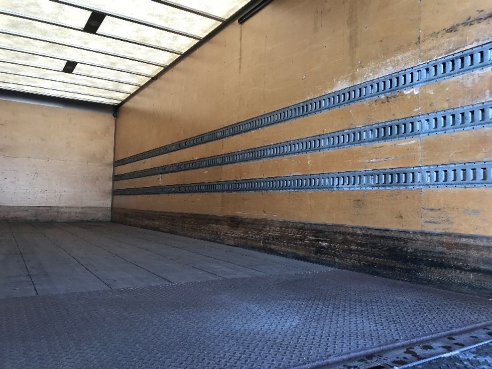 Medium Duty Box Truck-Light and Medium Duty Trucks-Hino-2017-338-Delta-BC-274,109\n\t\tkm-$ 59,250 - Image 12