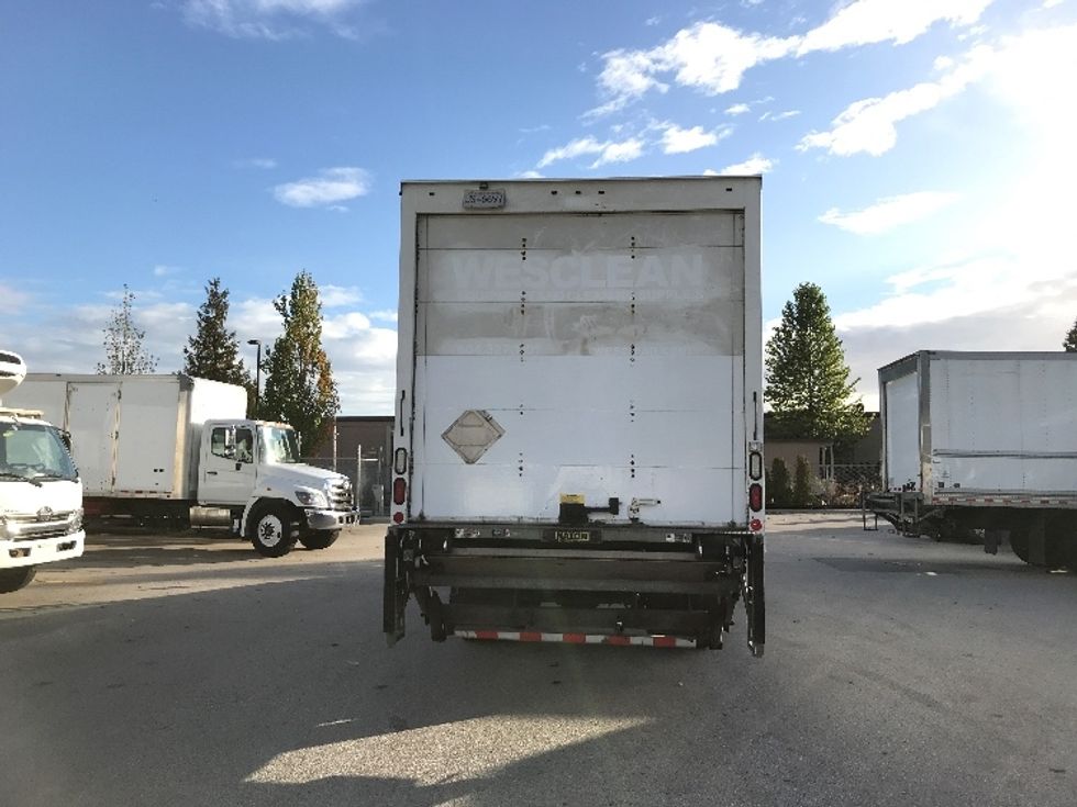 Medium Duty Box Truck-Light and Medium Duty Trucks-Hino-2017-338-Delta-BC-274,109\n\t\tkm-$ 59,250 - Image 7