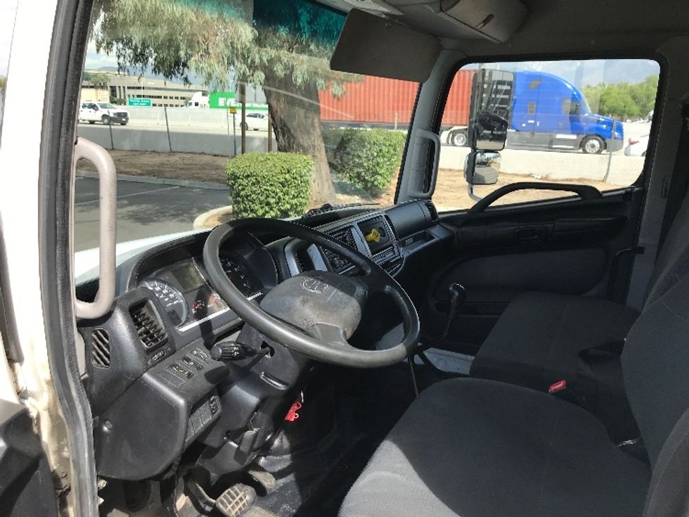 Medium Duty Box Truck-Light and Medium Duty Trucks-Hino-2017-338-Fontana-CA-202,051\n\t\tmiles-$ 32,000 - Image 17