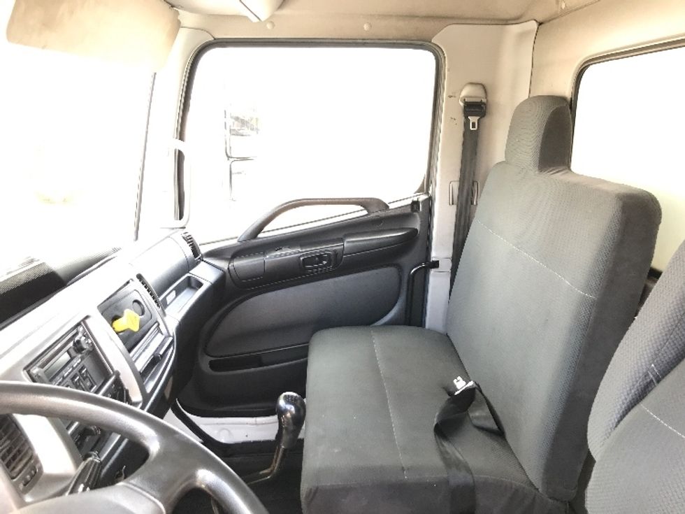 Medium Duty Box Truck-Light and Medium Duty Trucks-Hino-2017-338-Fontana-CA-202,051\n\t\tmiles-$ 32,000 - Image 19