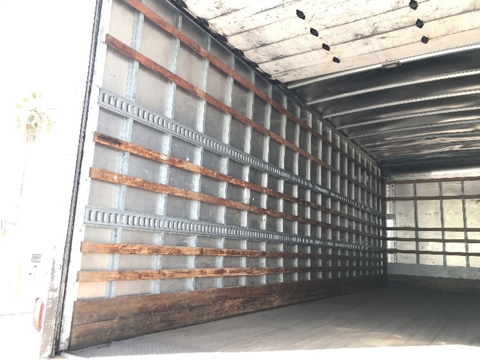 Medium Duty Box Truck-Light and Medium Duty Trucks-Hino-2017-338-Fontana-CA-202,675\n\t\tmiles-$ 32,250 - Image 11