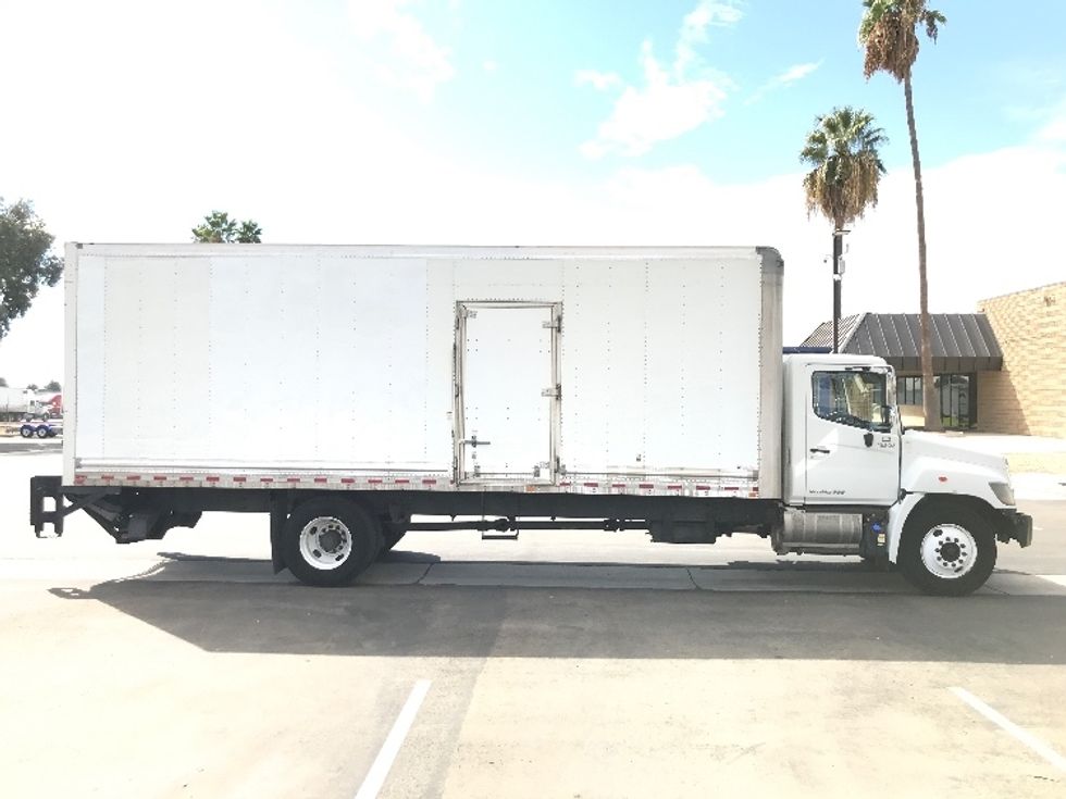 Medium Duty Box Truck-Light and Medium Duty Trucks-Hino-2017-338-Fontana-CA-202,675\n\t\tmiles-$ 32,250 - Image 14