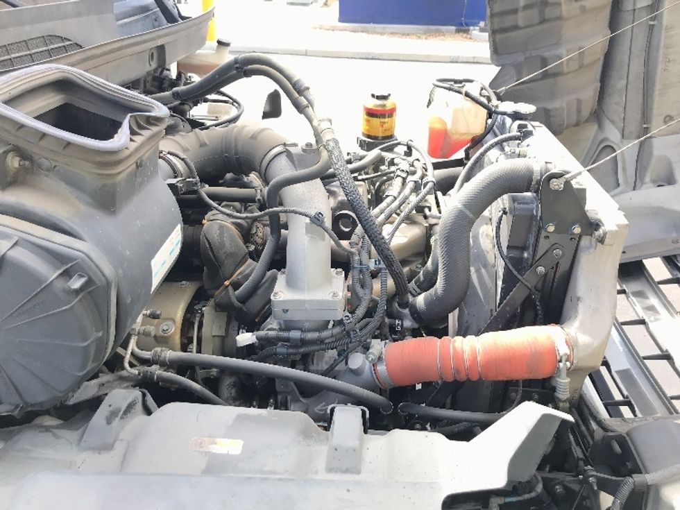 Medium Duty Box Truck-Light and Medium Duty Trucks-Hino-2017-338-Fontana-CA-202,675\n\t\tmiles-$ 32,250 - Image 22