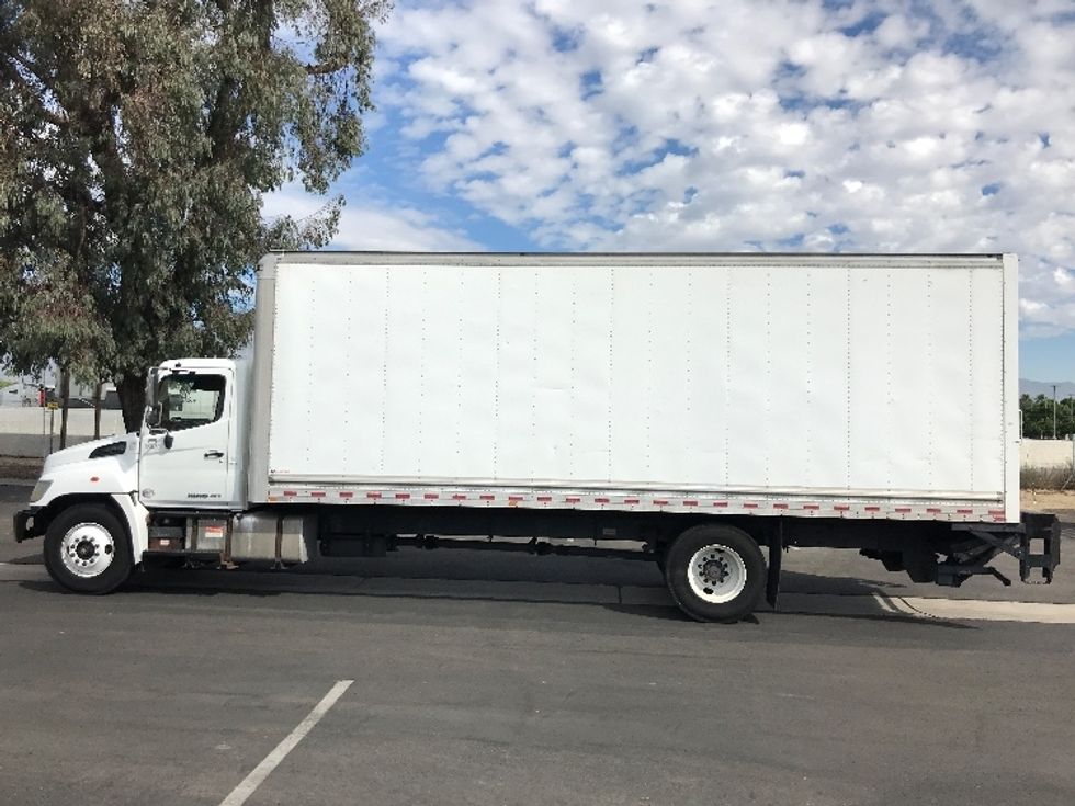 Medium Duty Box Truck-Light and Medium Duty Trucks-Hino-2017-338-Fontana-CA-202,675\n\t\tmiles-$ 32,250 - Image 4