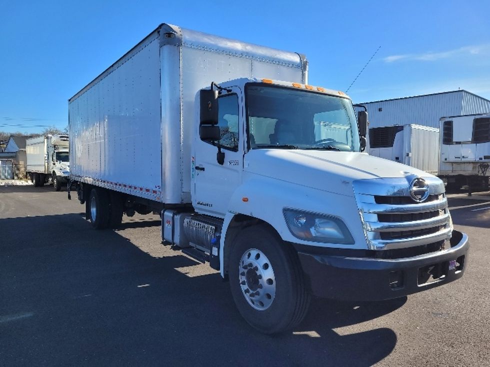 Medium Duty Box Truck-Light and Medium Duty Trucks-Hino-2017-338-South Plainfield-NJ-236,926\n\t\tmiles-$ 29,250 - Image 1