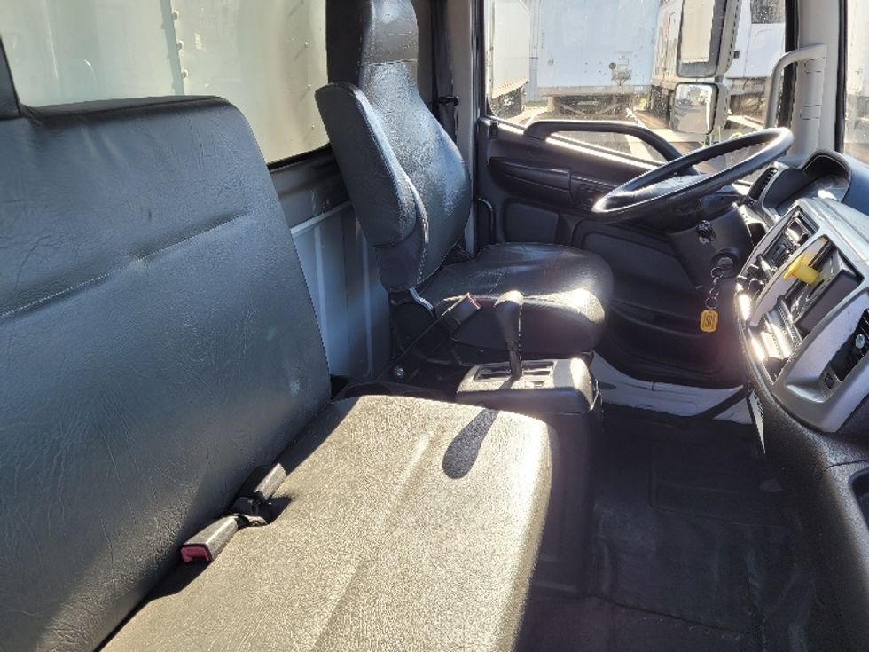 Medium Duty Box Truck-Light and Medium Duty Trucks-Hino-2017-338-South Plainfield-NJ-236,926\n\t\tmiles-$ 29,250 - Image 21