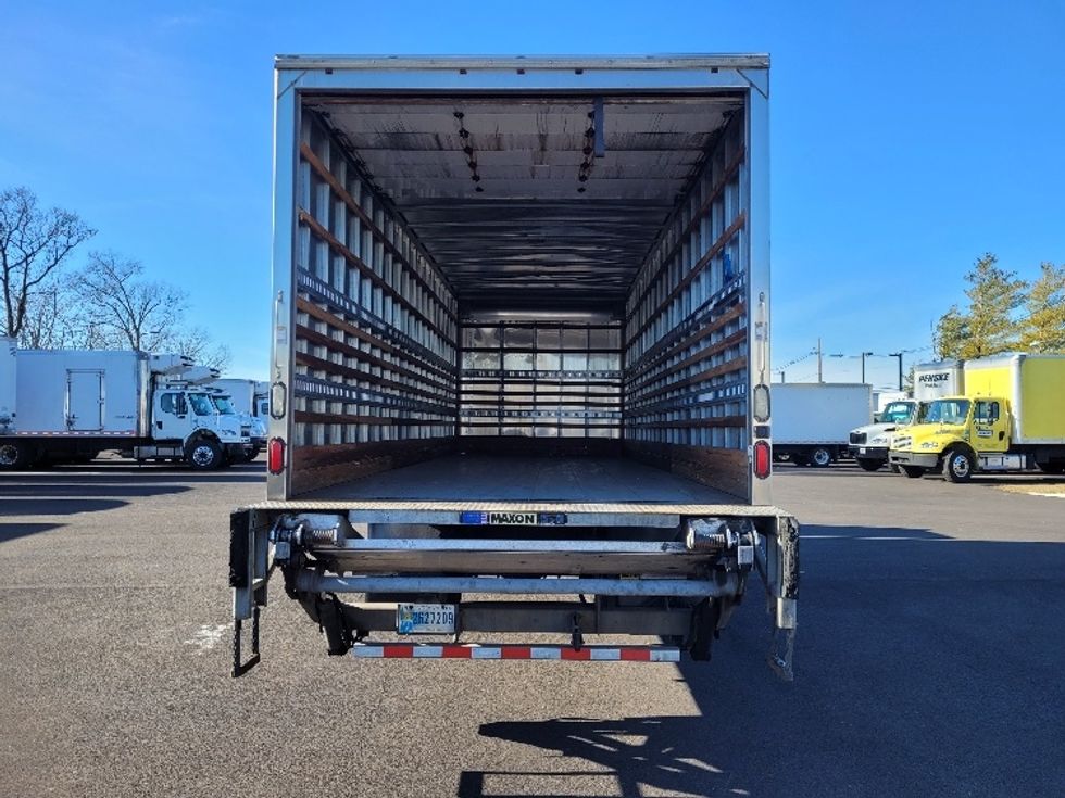 Medium Duty Box Truck-Light and Medium Duty Trucks-Hino-2017-338-South Plainfield-NJ-236,926\n\t\tmiles-$ 29,250 - Image 8