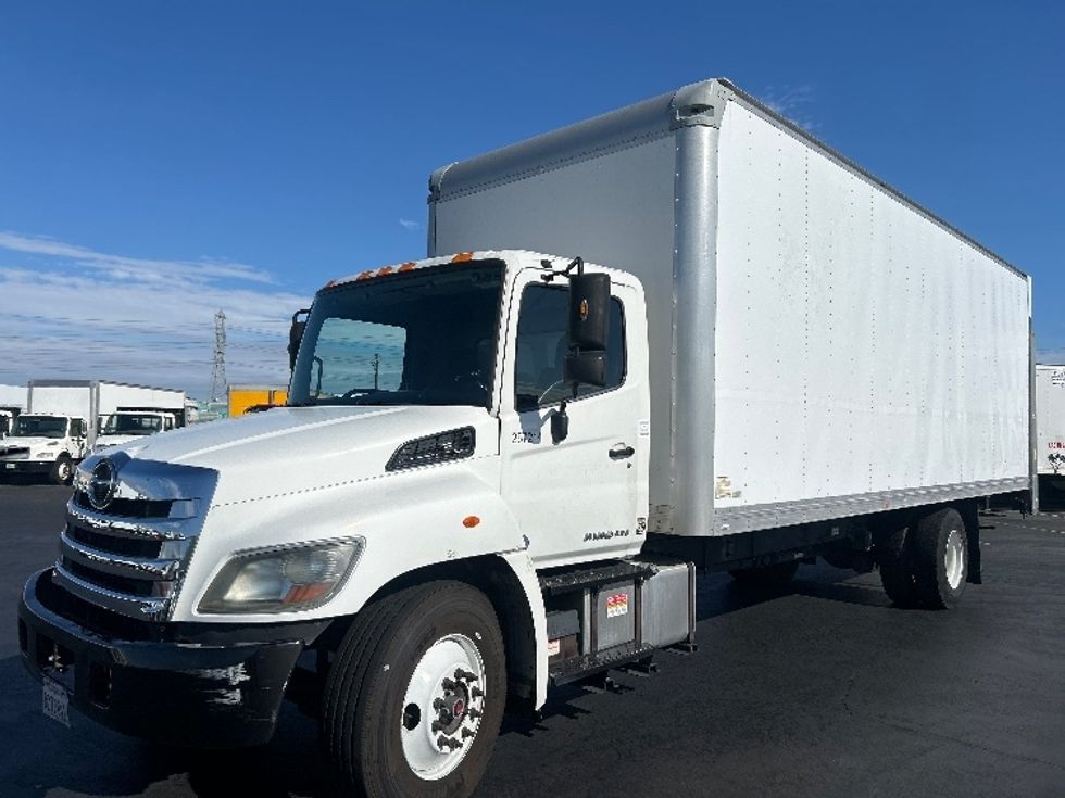 Medium Duty Box Truck-Light and Medium Duty Trucks-Hino-2017-338-Torrance-CA-154,548\n\t\tmiles-$ 42,000 - Image 1
