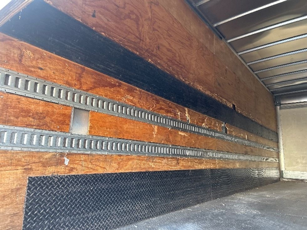 Medium Duty Box Truck-Light and Medium Duty Trucks-Hino-2017-338-Torrance-CA-154,548\n\t\tmiles-$ 42,000 - Image 11