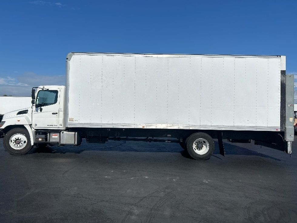 Medium Duty Box Truck-Light and Medium Duty Trucks-Hino-2017-338-Torrance-CA-154,548\n\t\tmiles-$ 42,000 - Image 15