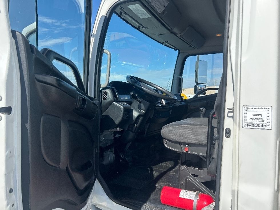 Medium Duty Box Truck-Light and Medium Duty Trucks-Hino-2017-338-Torrance-CA-154,548\n\t\tmiles-$ 42,000 - Image 16