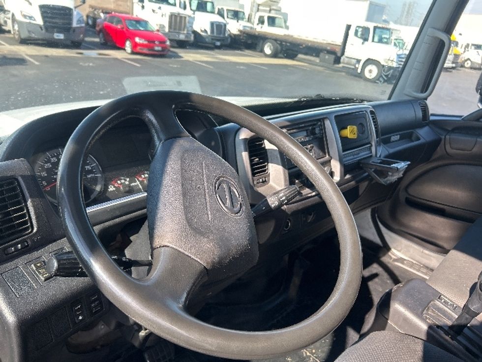 Medium Duty Box Truck-Light and Medium Duty Trucks-Hino-2017-338-Torrance-CA-154,548\n\t\tmiles-$ 42,000 - Image 17