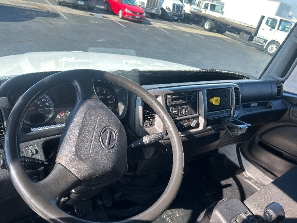 Medium Duty Box Truck-Light and Medium Duty Trucks-Hino-2017-338-Torrance-CA-154,548\n\t\tmiles-$ 42,000 - Image 18