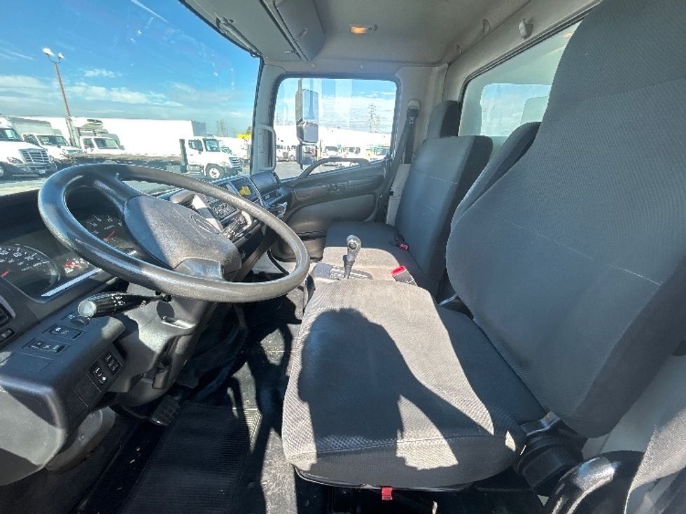 Medium Duty Box Truck-Light and Medium Duty Trucks-Hino-2017-338-Torrance-CA-154,548\n\t\tmiles-$ 42,000 - Image 19