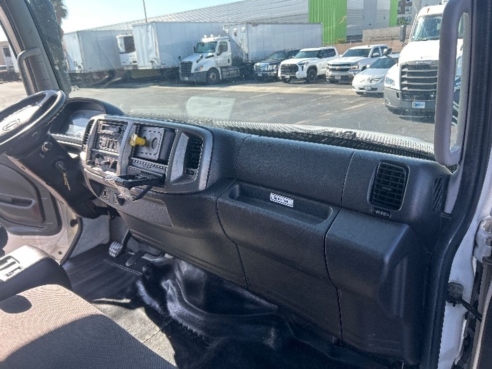 Medium Duty Box Truck-Light and Medium Duty Trucks-Hino-2017-338-Torrance-CA-154,548\n\t\tmiles-$ 42,000 - Image 21