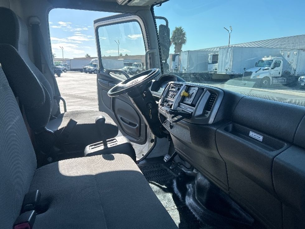 Medium Duty Box Truck-Light and Medium Duty Trucks-Hino-2017-338-Torrance-CA-154,548\n\t\tmiles-$ 42,000 - Image 22