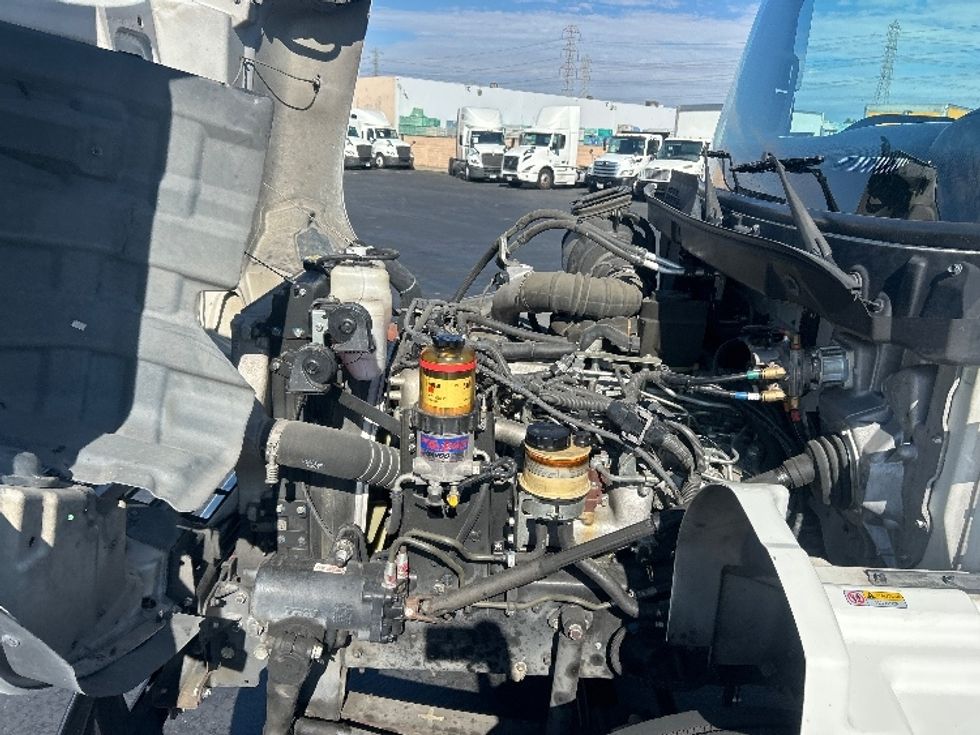 Medium Duty Box Truck-Light and Medium Duty Trucks-Hino-2017-338-Torrance-CA-154,548\n\t\tmiles-$ 42,000 - Image 23