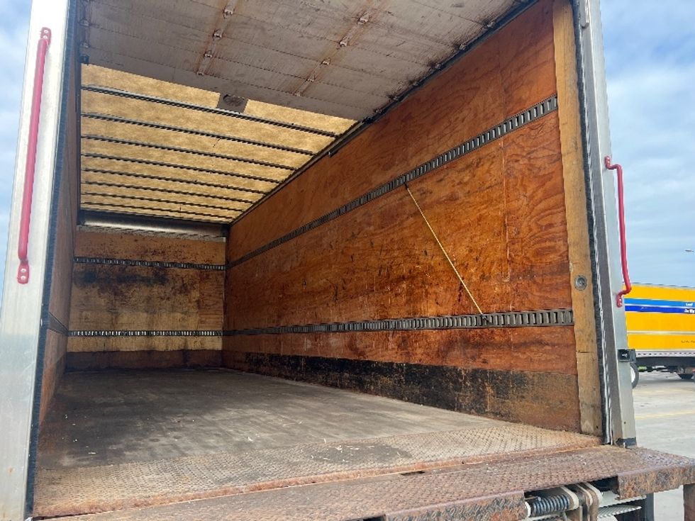 Medium Duty Box Truck-Light and Medium Duty Trucks-Hino-2017-338-West Fargo-ND-365,838\n\t\tmiles-$ 14,000 - Image 12