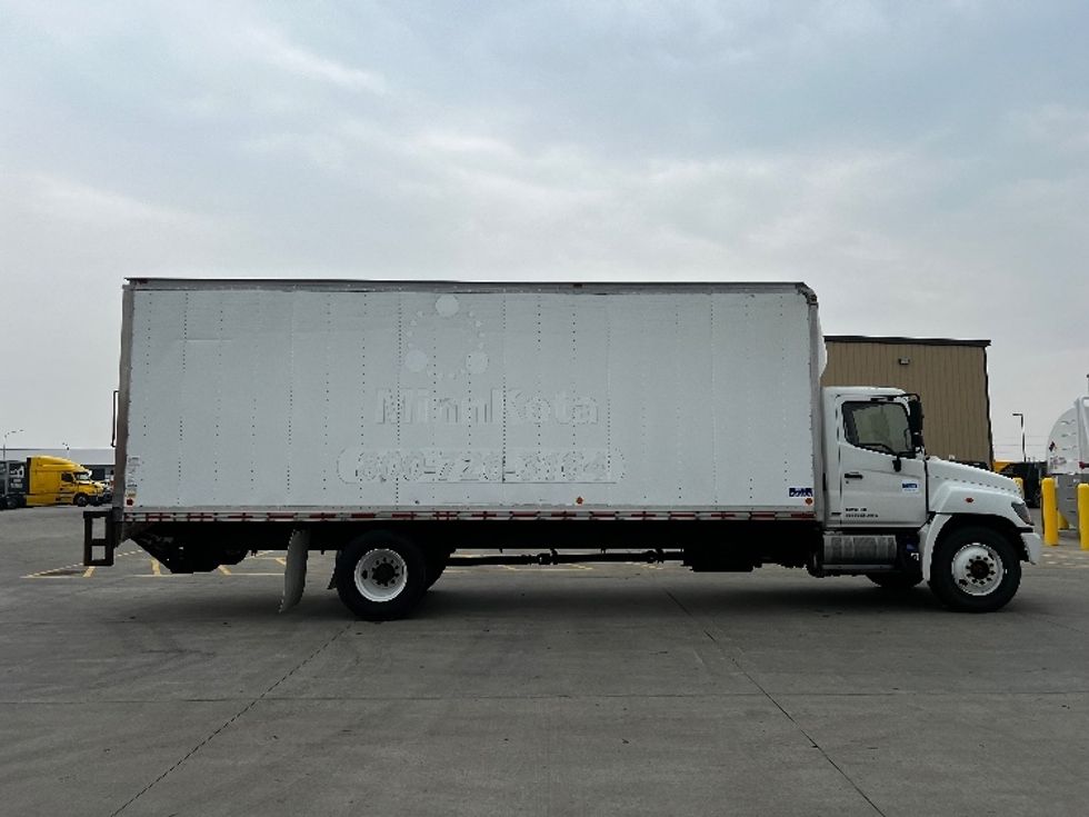 Medium Duty Box Truck-Light and Medium Duty Trucks-Hino-2017-338-West Fargo-ND-365,838\n\t\tmiles-$ 14,000 - Image 15