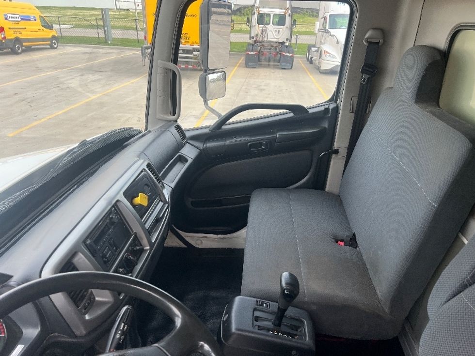Medium Duty Box Truck-Light and Medium Duty Trucks-Hino-2017-338-West Fargo-ND-365,838\n\t\tmiles-$ 14,000 - Image 19