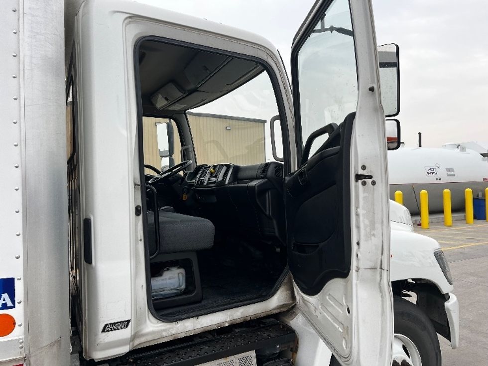 Medium Duty Box Truck-Light and Medium Duty Trucks-Hino-2017-338-West Fargo-ND-365,838\n\t\tmiles-$ 14,000 - Image 20