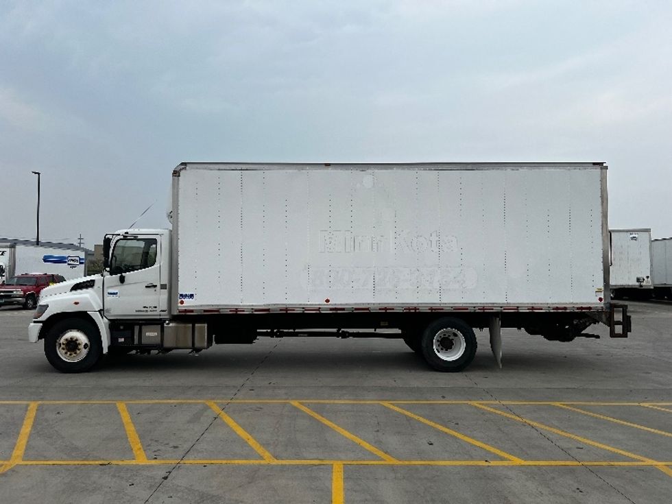 Medium Duty Box Truck-Light and Medium Duty Trucks-Hino-2017-338-West Fargo-ND-365,838\n\t\tmiles-$ 14,000 - Image 4