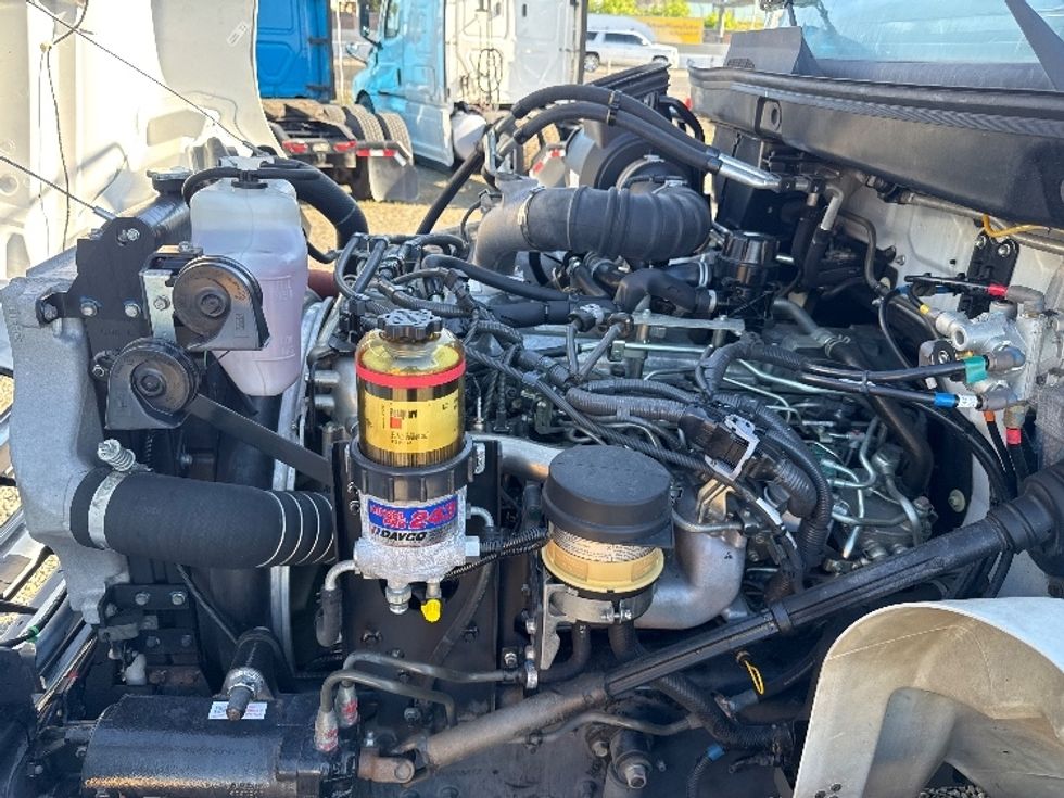 Medium Duty Box Truck-Light and Medium Duty Trucks-Hino-2017-338-West Sacramento-CA-141,827\n\t\tmiles-$ 35,250 - Image 24