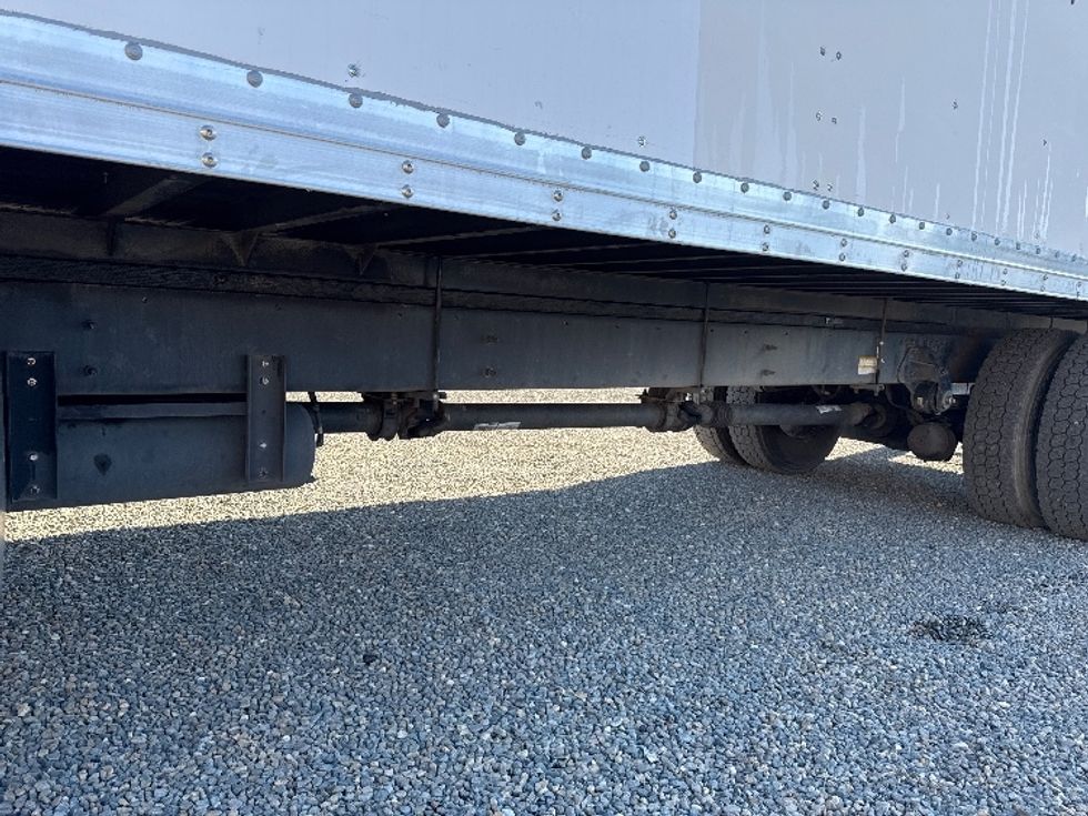 Medium Duty Box Truck-Light and Medium Duty Trucks-Hino-2017-338-West Sacramento-CA-141,827\n\t\tmiles-$ 35,250 - Image 5