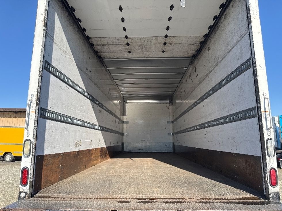 Medium Duty Box Truck-Light and Medium Duty Trucks-Hino-2017-338-West Sacramento-CA-141,827\n\t\tmiles-$ 35,250 - Image 8