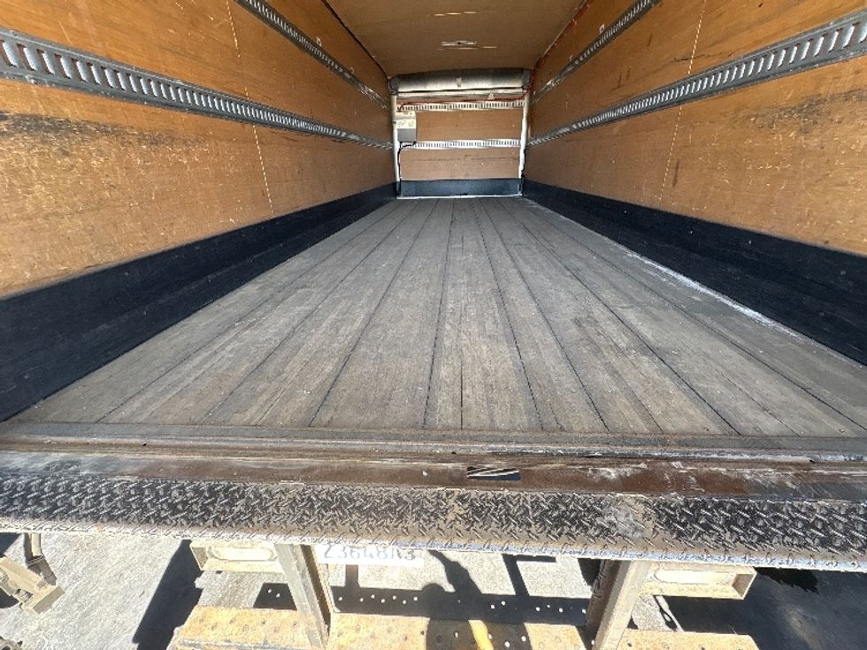 Medium Duty Box Truck-Light and Medium Duty Trucks-Hino-2017-338-West Sacramento-CA-92,310\n\t\tmiles-$ 34,000 - Image 10