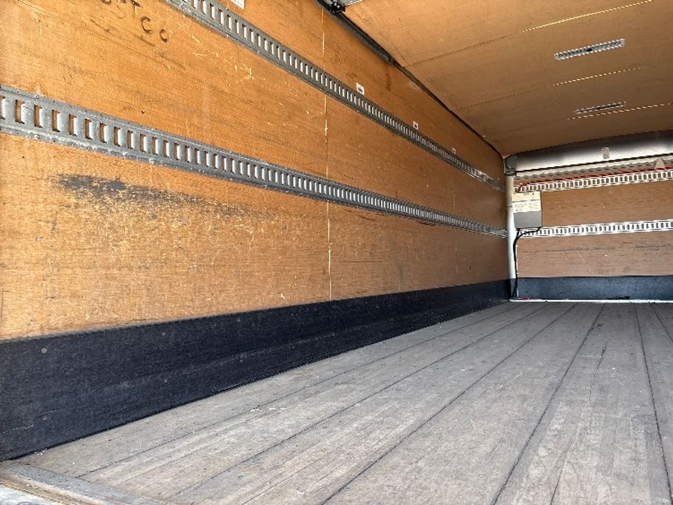 Medium Duty Box Truck-Light and Medium Duty Trucks-Hino-2017-338-West Sacramento-CA-92,310\n\t\tmiles-$ 34,000 - Image 11