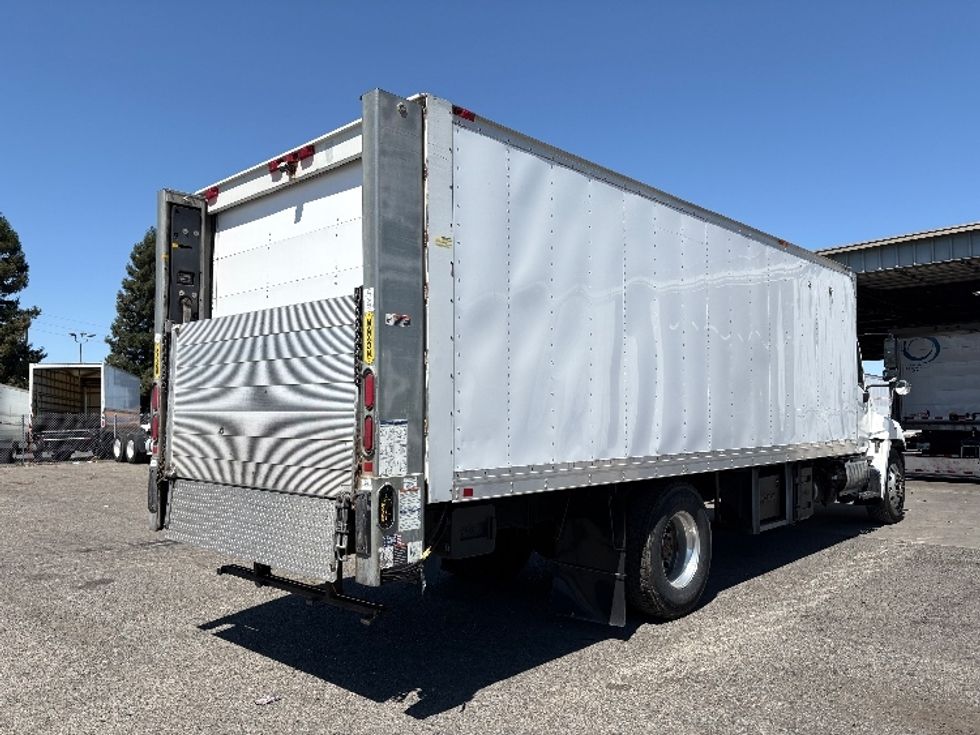 Medium Duty Box Truck-Light and Medium Duty Trucks-Hino-2017-338-West Sacramento-CA-92,310\n\t\tmiles-$ 34,000 - Image 13