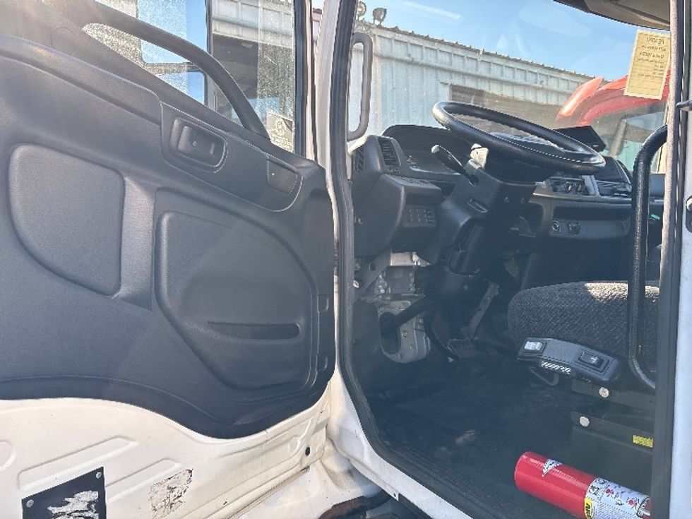 Medium Duty Box Truck-Light and Medium Duty Trucks-Hino-2017-338-West Sacramento-CA-92,310\n\t\tmiles-$ 34,000 - Image 16