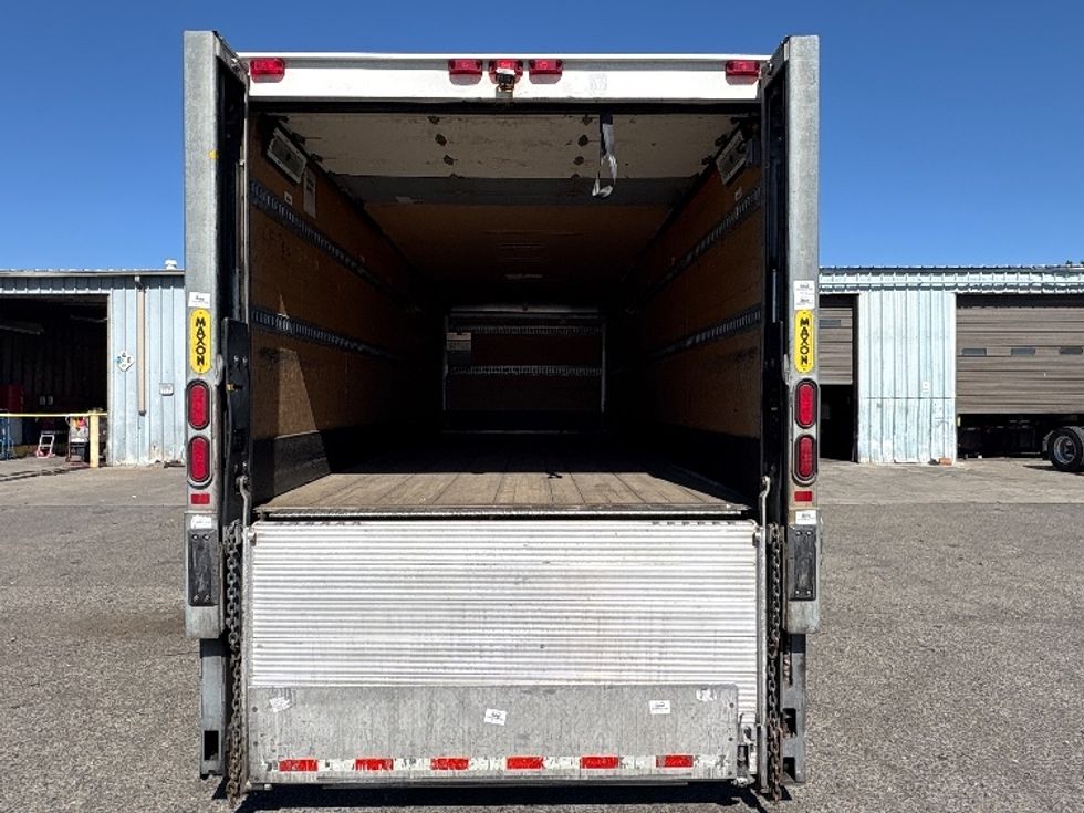 Medium Duty Box Truck-Light and Medium Duty Trucks-Hino-2017-338-West Sacramento-CA-92,310\n\t\tmiles-$ 34,000 - Image 8