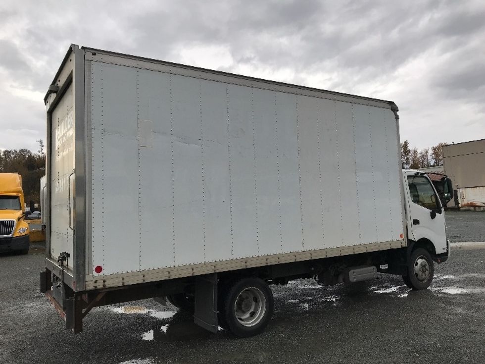 Medium Duty Box Truck-Light and Medium Duty Trucks-Hino-2018-195-Abbotsford-BC-124,798\n\t\tkm-$ 55,500 - Image 13