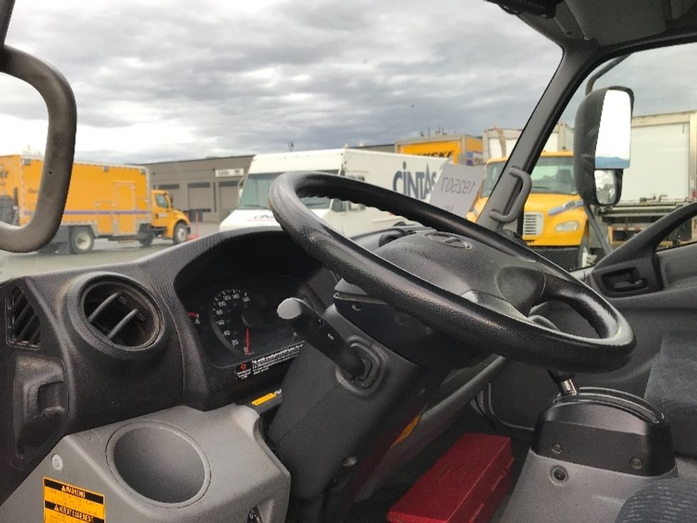 Medium Duty Box Truck-Light and Medium Duty Trucks-Hino-2018-195-Abbotsford-BC-124,798\n\t\tkm-$ 55,500 - Image 17