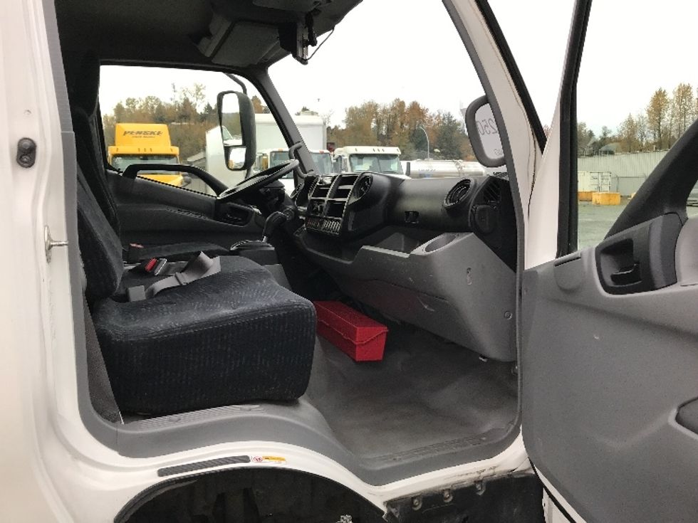 Medium Duty Box Truck-Light and Medium Duty Trucks-Hino-2018-195-Abbotsford-BC-124,798\n\t\tkm-$ 55,500 - Image 20