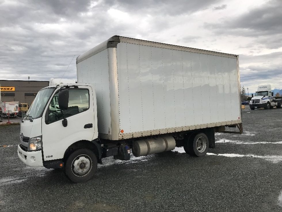 Medium Duty Box Truck-Light and Medium Duty Trucks-Hino-2018-195-Abbotsford-BC-124,798\n\t\tkm-$ 55,500 - Image 3